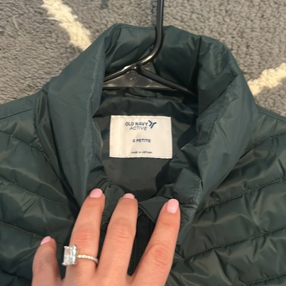 Old Navy Active Puffer Vest - Green